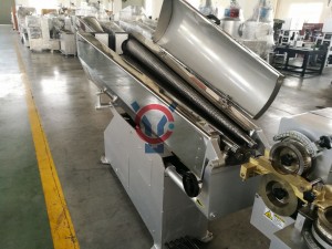 Hard candy making machine
